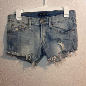 Too superlow Levi’s shorts